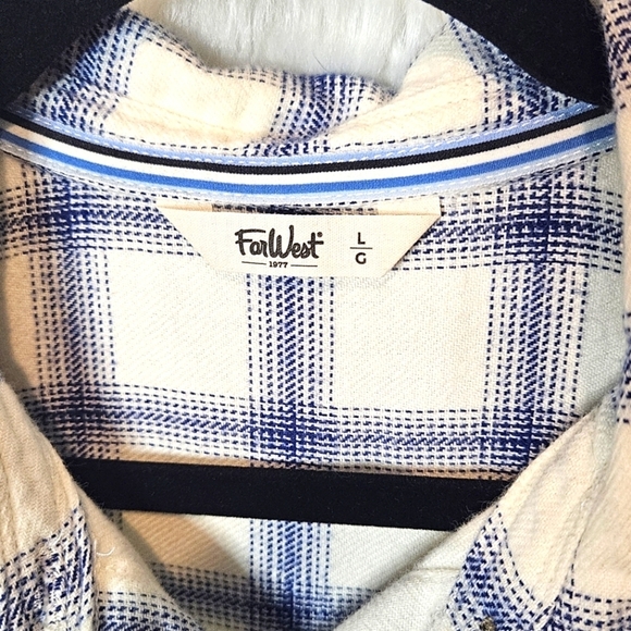 FarWest Women's Cropped Flannel Shirt - Picture 3 of 6